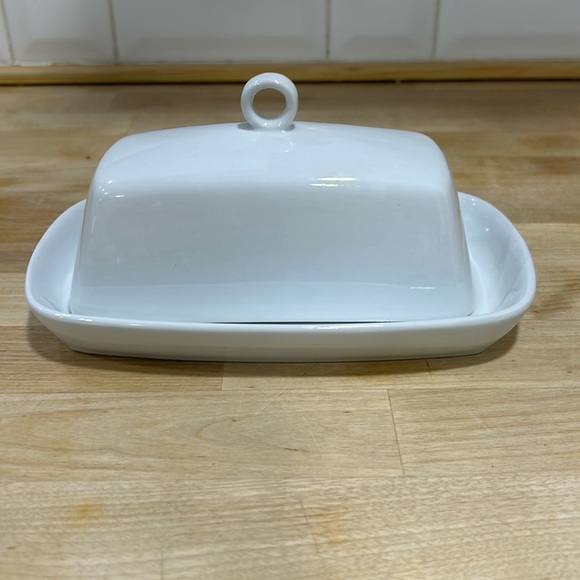 Simple Dining, White Butter Dish with Matching underplate. - Picture 1 of 4